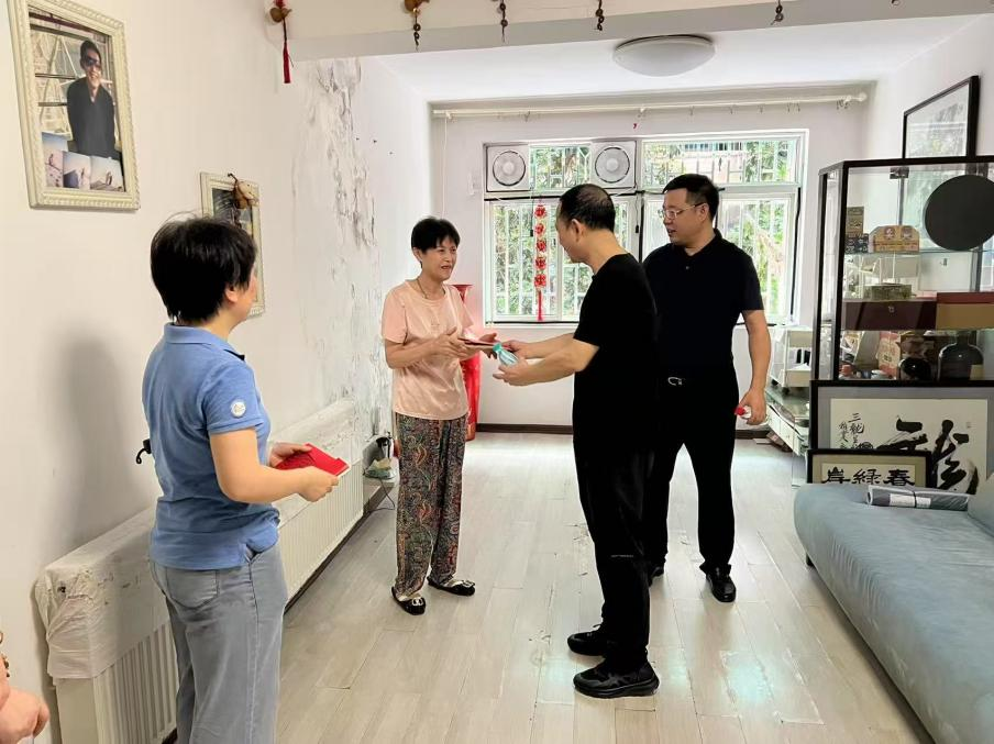 税企同心 爱心同行——中南建设集团机关三支部与裕南街税务分局党支部开展支部联建暨困难群众精准帮扶活动